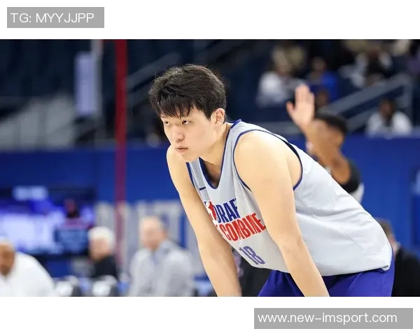 杨瀚森首秀遭隔扣五分钟教练称这是他成长的重要起点 杨瀚森首秀遭隔扣五分钟教练称这是他成长的重要起点