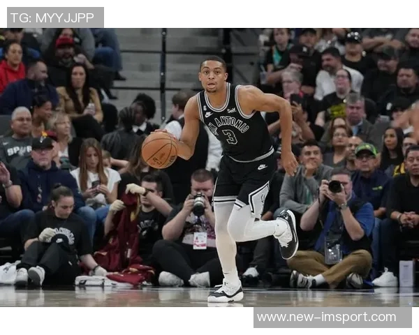 凯尔登约翰逊高效表现9投7中三分2中1贡献19分6篮板1助攻