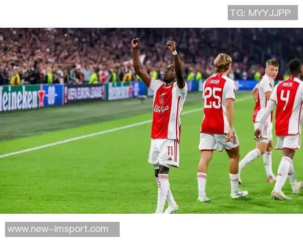 阿贾克斯惨遭欧冠0-3失利荷媒称总监欲邀滕哈赫重返执教 阿贾克斯惨遭欧冠0-3失利荷媒称总监欲邀滕哈赫重返执教