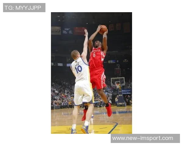 库里半场9分罚球表现惊艳上赛季仅3场能达成此成就 库里半场9分罚球表现惊艳上赛季仅3场能达成此成就