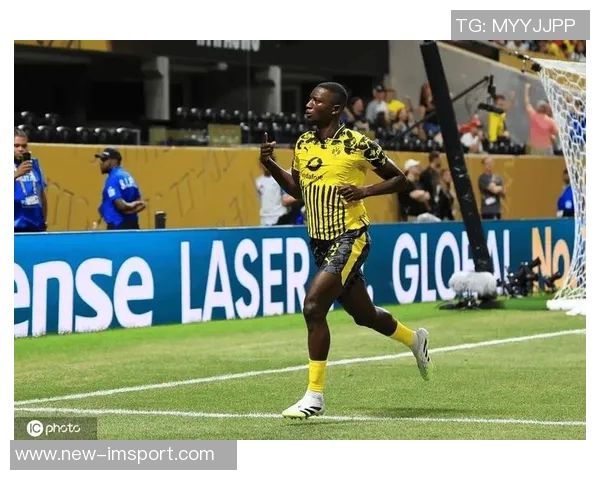 多特蒙德与RB莱比锡上半场战成平局扬库托进球吉拉西助攻 多特蒙德与RB莱比锡上半场战成平局扬库托进球吉拉西助攻