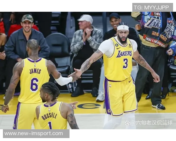 湖人首发阵容表现不佳建议斯玛特取代八村塁首发位置 湖人首发阵容表现不佳建议斯玛特取代八村塁首发位置